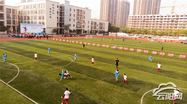 渝超联赛-重庆城市足球联赛赛程-直播比分入口成都男足大胜德阳队揭开四川三大球城市联赛序幕——全面聚焦三大球项目的蓬勃发展