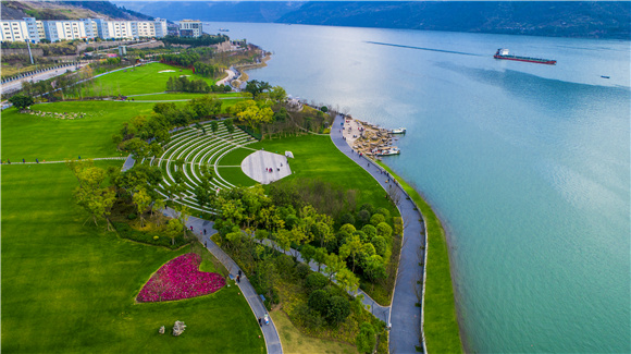 月光草坪形似月亮。云阳县委宣传部供图 华龙网发