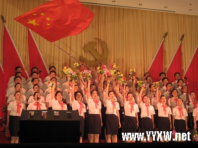 云阳“红歌大家唱”演唱周拉开序幕 42队参赛 4500余人参加