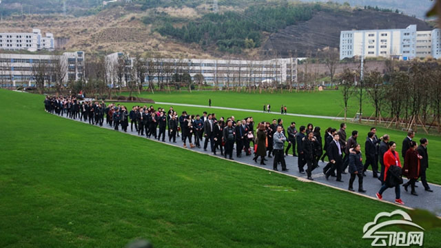 云阳第十四次党代会代表参观城市建设