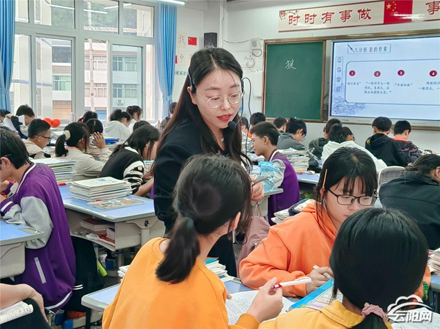 养鹿初中新进教师见面课精彩亮相