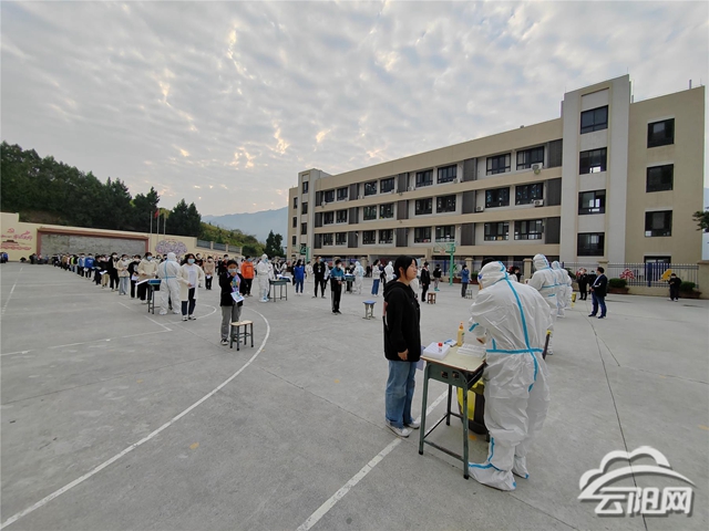龙洞小学:万众"疫"心,抗疫有我