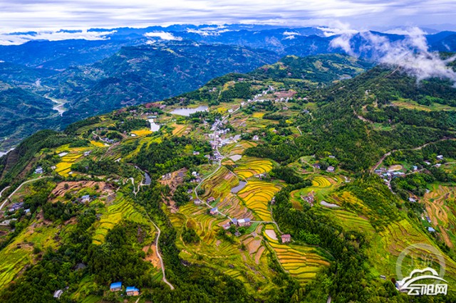 白岭秋韵 程建铭摄随着天生云阳·金秋节系列活动落幕,渠马镇第三届