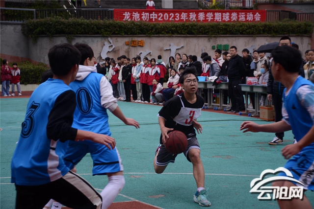 龙池初中举办首届学生球类运动会