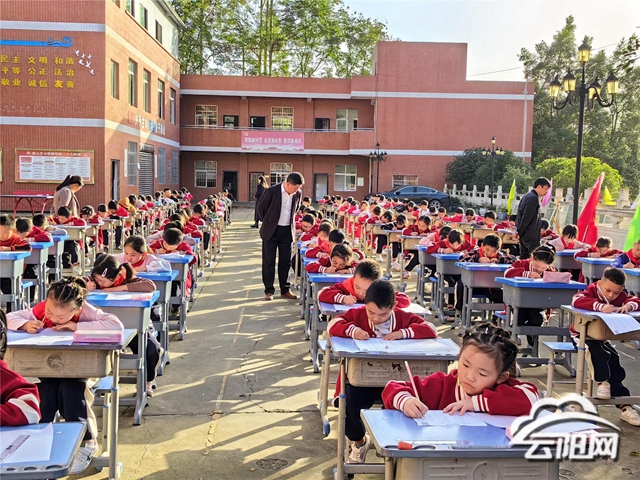 南溪小学开展赛马比拼永争第一竞赛活动