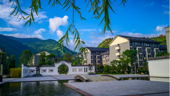 3月30日南溪中学首届樱花节等你