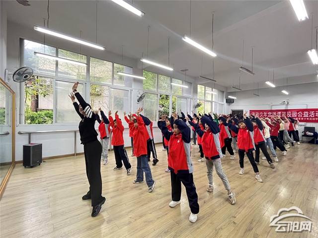 "流动少年宫"走进巴阳小学- 云阳网-云阳新闻-云阳县融媒体中心