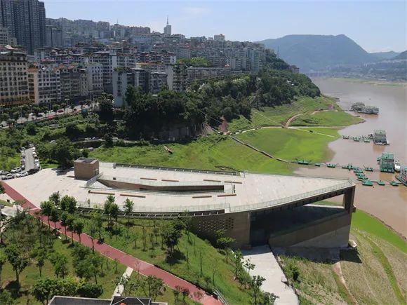 云阳环湖绿道老虎洞,配套餐饮休闲和地下车库等.