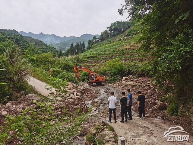 龙洞镇整治漫水道路- 云阳网-云阳新闻-云阳县融媒体中心
